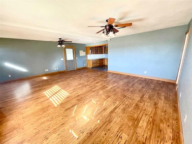 609 Meadow Ln, Frederick, OK 73542 - photo 2