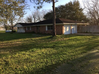217 Navidad St, Bay City, TX 77414 - photo 2