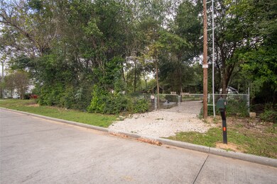 315 Mechanic Rd, Tomball, TX 77375 - photo 4