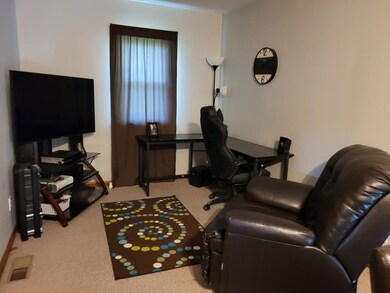 306 E 14th St N, Newton, IA 50208 - photo 2