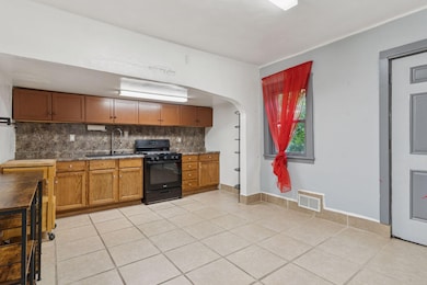 849 Woodbridge St, Saint Paul, MN 55117 - photo 3