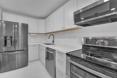 551 Abingdon Way, Davie, FL 33325 - photo 4