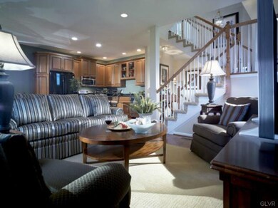 5432 Spring Ridge Dr W, Macungie, PA 18062 - photo 3