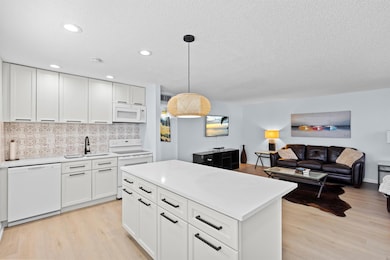 74 Normandy B, Delray Beach, FL 33484 - photo 3