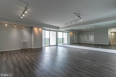 Lakeside Plaza Condominium unit 1223, Baileys Crossroads, VA 22041 - photo 6