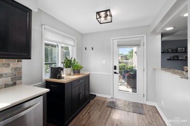 1258 Chalet Rd unit 104, Naperville, IL 60563 - photo 4