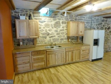 238 Sycamore Ln unit B, Phoenixville, PA 19460 - photo 6