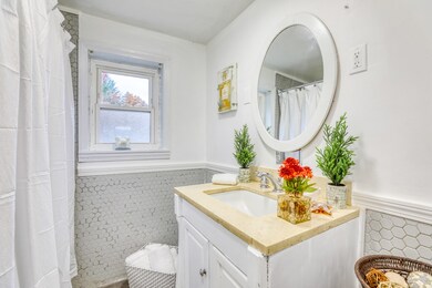 40 Truman Cir, Springfield, MA 01109 - photo 7