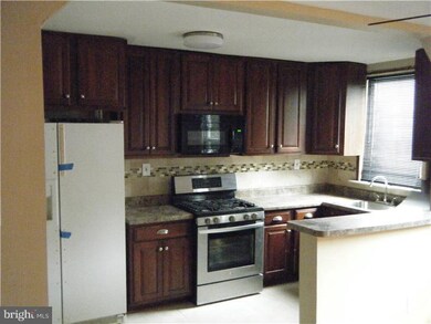 6827 Radbourne Rd, Upper Darby, PA 19082 - photo 6