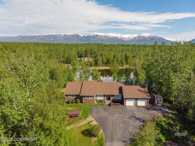 Lake & Mountain Views!