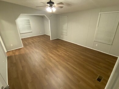 1206 Oak Dr, Manchester, TN 37355 - photo 5