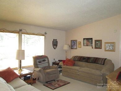 1700 NW Helmholtz Way, Redmond, OR 97756 - photo 2