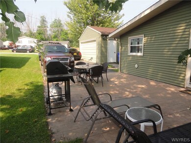 Plenty of room for parking along with the 2 car ga