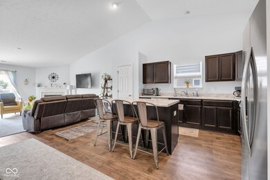 12105 Fall Ct, Indianapolis, IN 46229 - photo 5