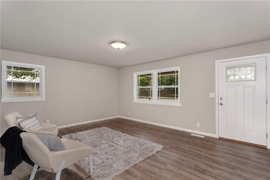 109 E Parks St, Prairie Grove, AR 72753 - photo 5