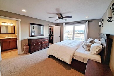 7 Master bedroom
