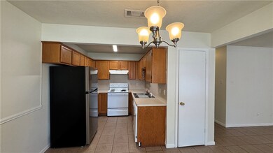 905 Autumn Cir unit A, College Station, TX 77840 - photo 7