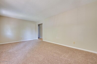 404 Fisher Ln, Mount Washington, KY 40047 - photo 3