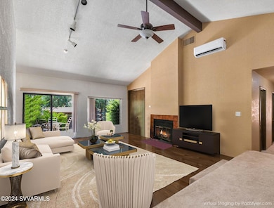 003_Living Room