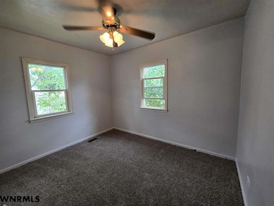 1806 Avenue G, Scottsbluff, NE 69361 - photo 4