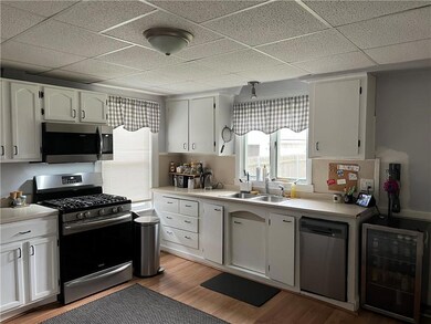 185 Roosevelt St, Providence, RI 02909 - photo 5