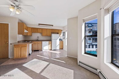 216 Main St Edwards CO 81632-small-018-0