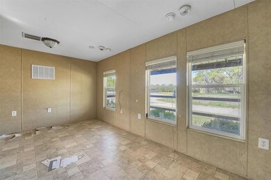 Vinyl Energy Efficient Windows with Faux Blinds