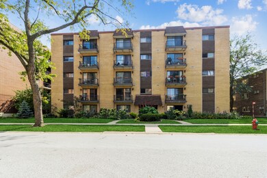 1623 Ashland Ave unit 3F, Des Plaines, IL 60016 - photo 3