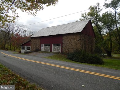 404 Locust Rd, Boyertown, PA 19512 - photo 2