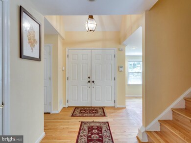 9026 Edgepark Rd, Vienna, VA 22182 - photo 2