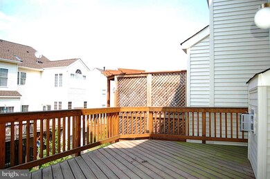 25830 Kirkwood Square, Chantilly, VA 20152 - photo 3