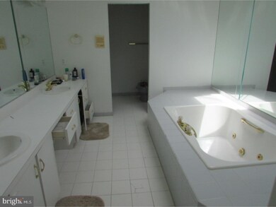 7 Ginkgo Ct, Upper Saddle River, NJ 07458 - photo 6