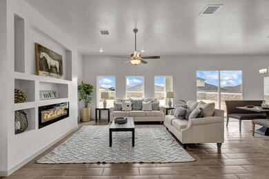 13681 Glen Vista Ln, Horizon City, TX 79928 - photo 4