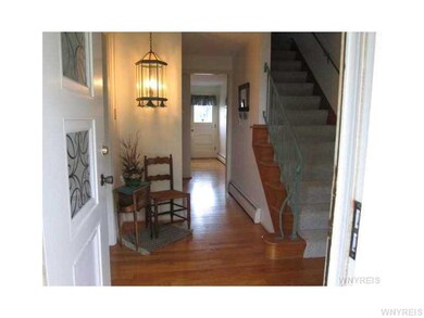 Foyer.