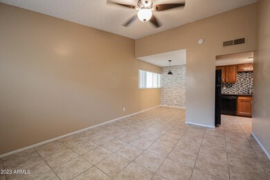 2206 S Granada Dr unit 7, Tempe, AZ 85282 - photo 4