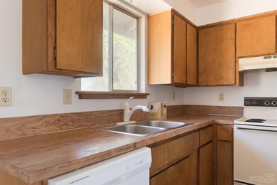 23197 Maverick Ct, Bend, OR 97701 - photo 7