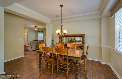 06 Dining Room