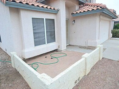 023-339992-front-porch-2