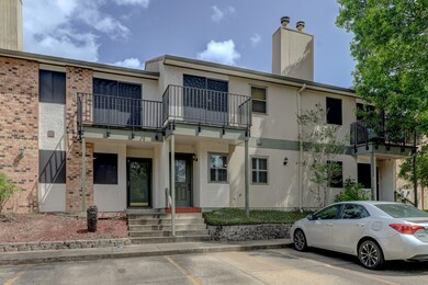 3500 Simcoe #15-3