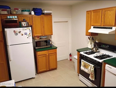 31 Crandall St, Glens Falls, NY 12801 - photo 4