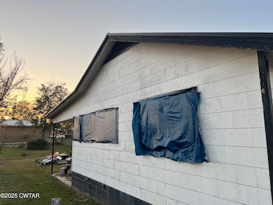 464 Peach St, Selmer, TN 38375 - photo 3