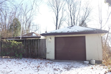 206 Lakota Ave, Akron, OH 44319 - photo 4