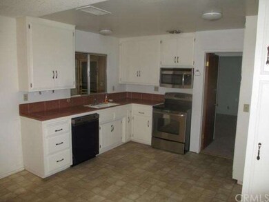 NEW STOVE & MICROWAVE 