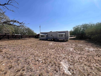 615 Railroad Ave, Benavides, TX 78341 - photo 5