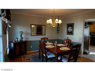Dining Room - Spacious dining room for family and 