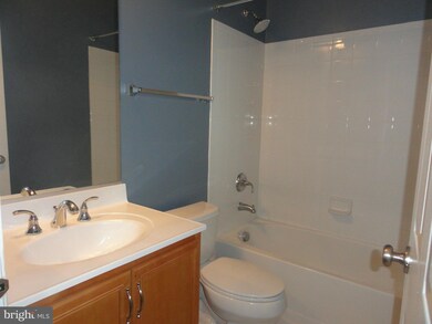 25099 Gunnery Square, Chantilly, VA 20152 - photo 3