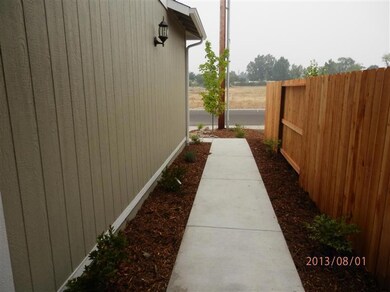 7569 24th St, White City, OR 97503 - photo 3
