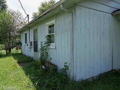 333 Ridgecrest Dr, King, NC 27021 - photo 3