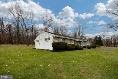 594 Twin County Rd, Honey Brook, PA 19344 - photo 2