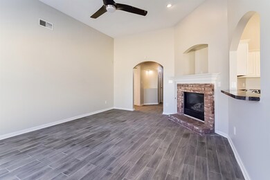 7082 Parkbrook Ln, Cordova, TN 38018 - photo 4